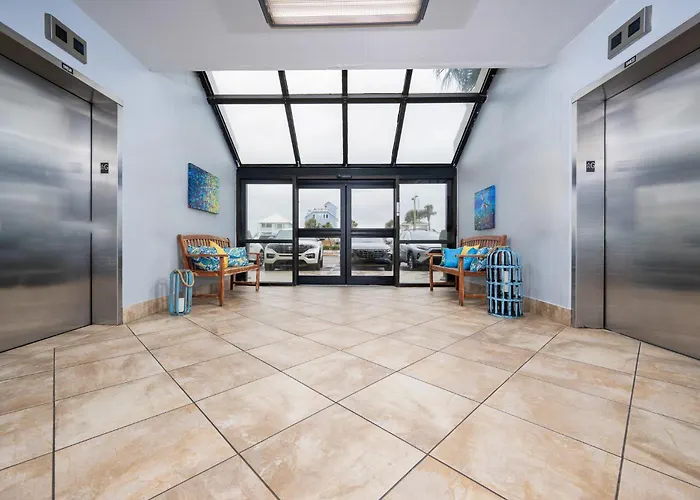 Island Winds East 504 Apartment *